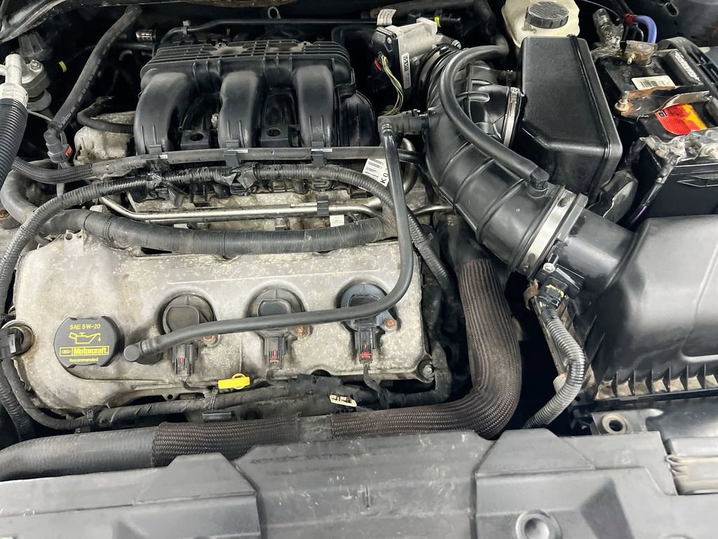 Used 2011 Ford Taurus Limited image 17