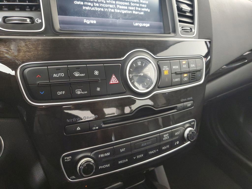 Used 2014 Kia Cadenza Premium w/ Luxury Package FWD image 27
