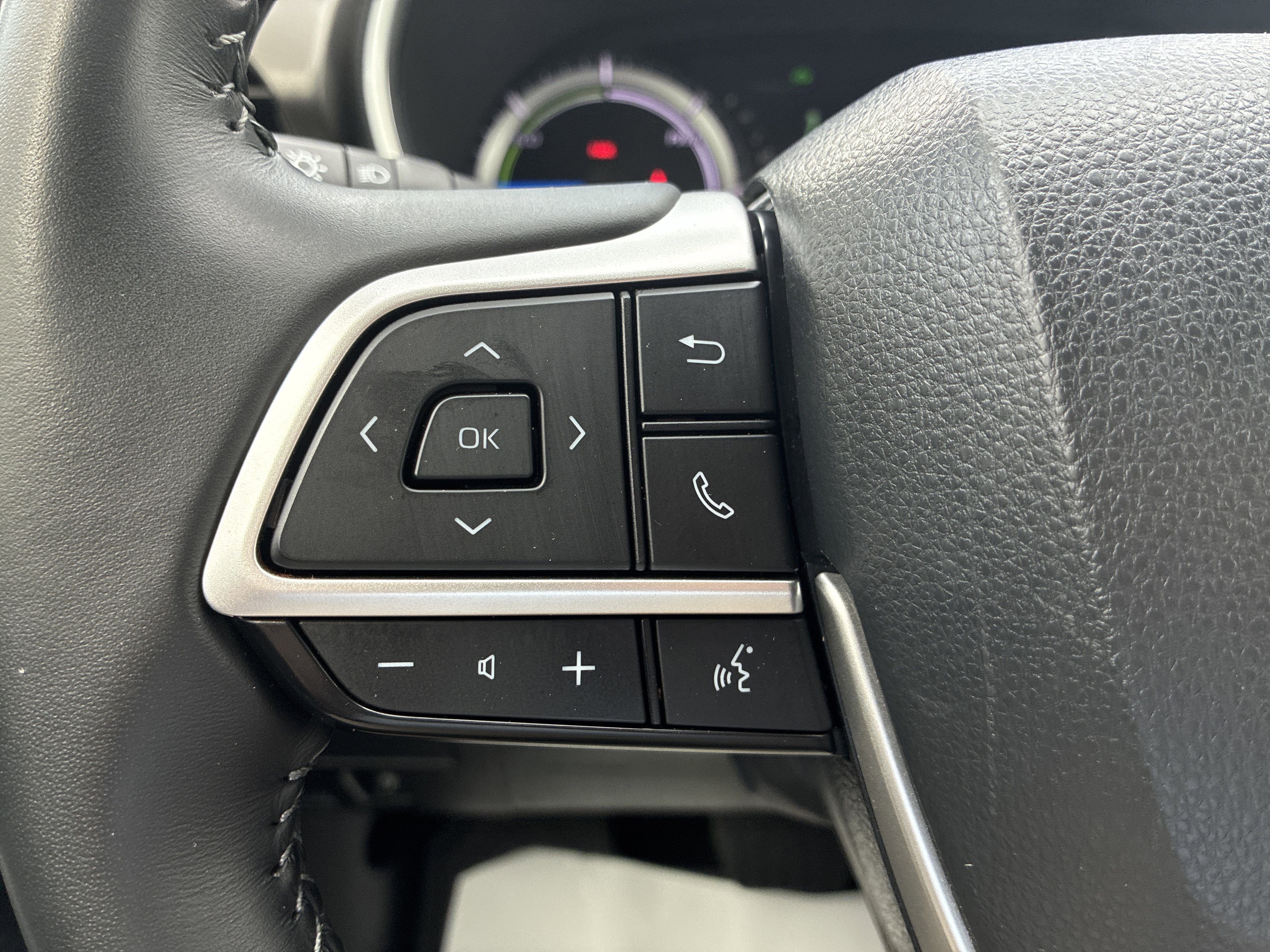 Used 2023 Toyota Highlander XLE AWD/4WD image 37