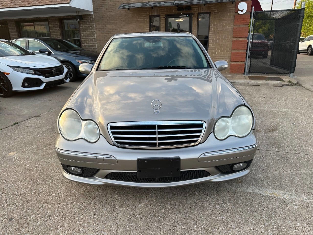 Used 2007 Mercedes-Benz C 230 Sedan image 2