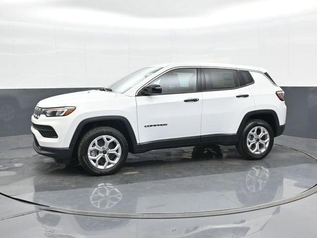 Used 2025 Jeep Compass Sport image 9