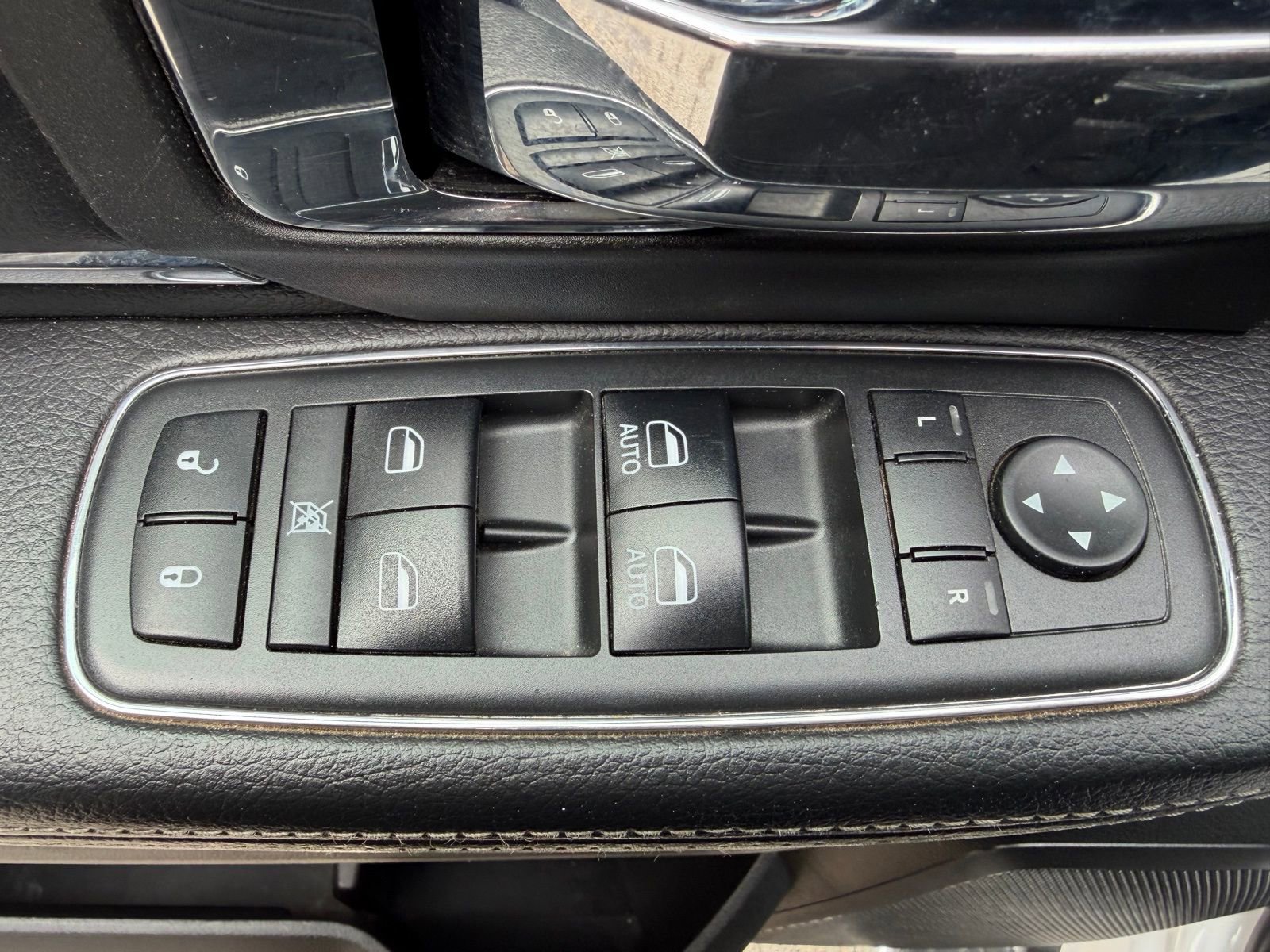 Used 2018 RAM 1500 Laramie image 15