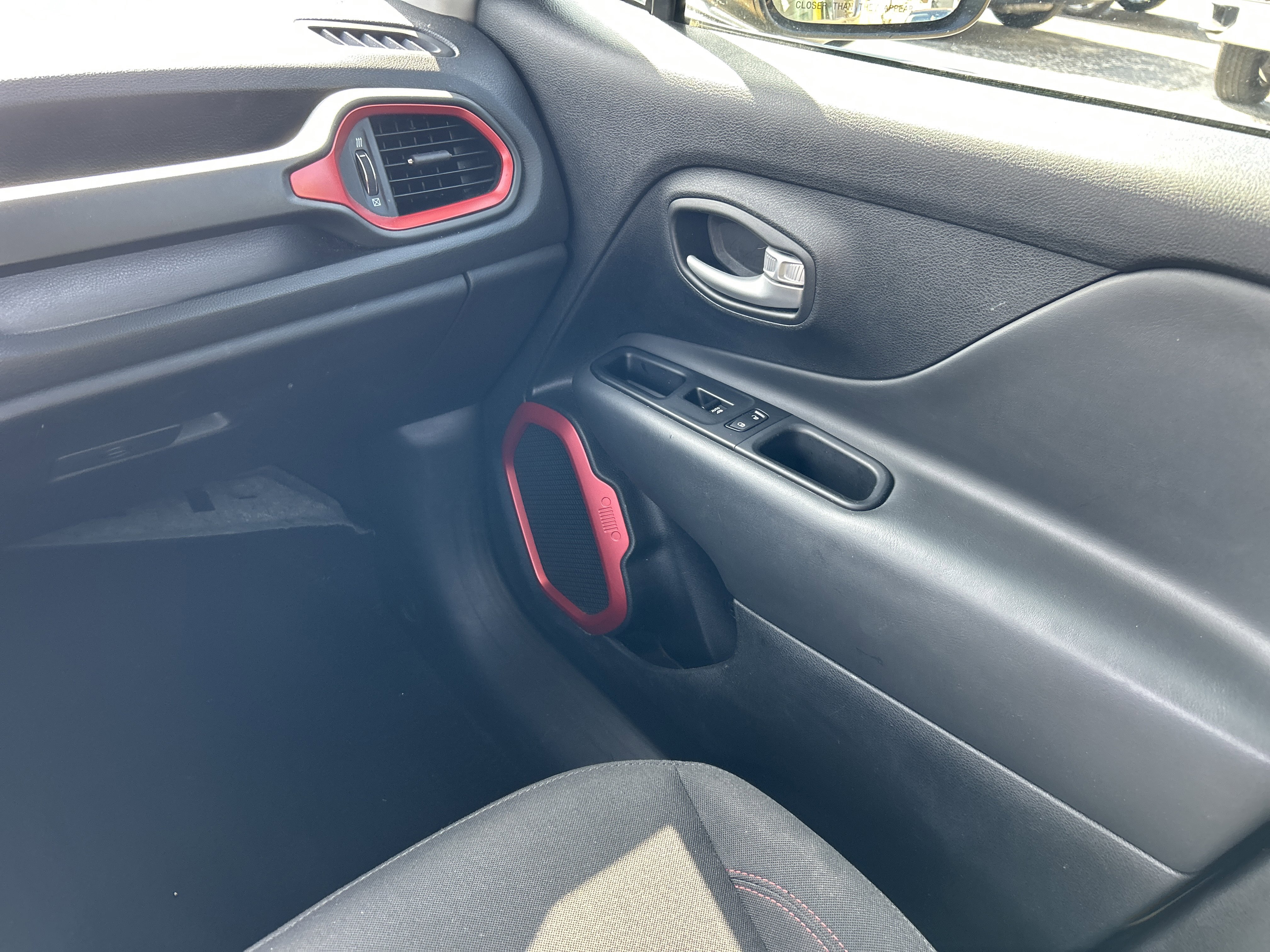 Used 2023 Jeep Renegade Trailhawk AWD/4WD image 20
