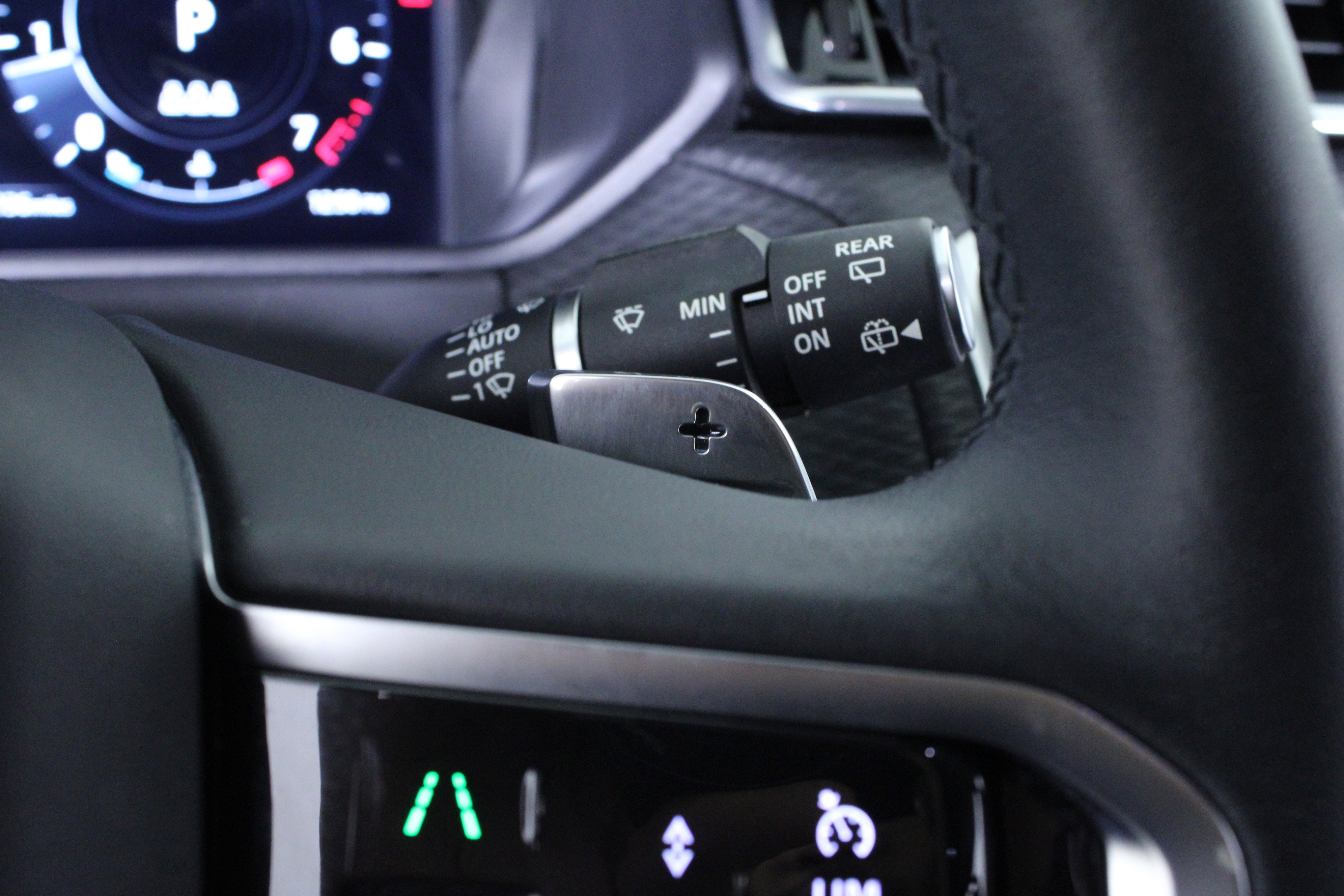 Used 2023 Land Rover Range Rover Velar R-Dynamic S image 23