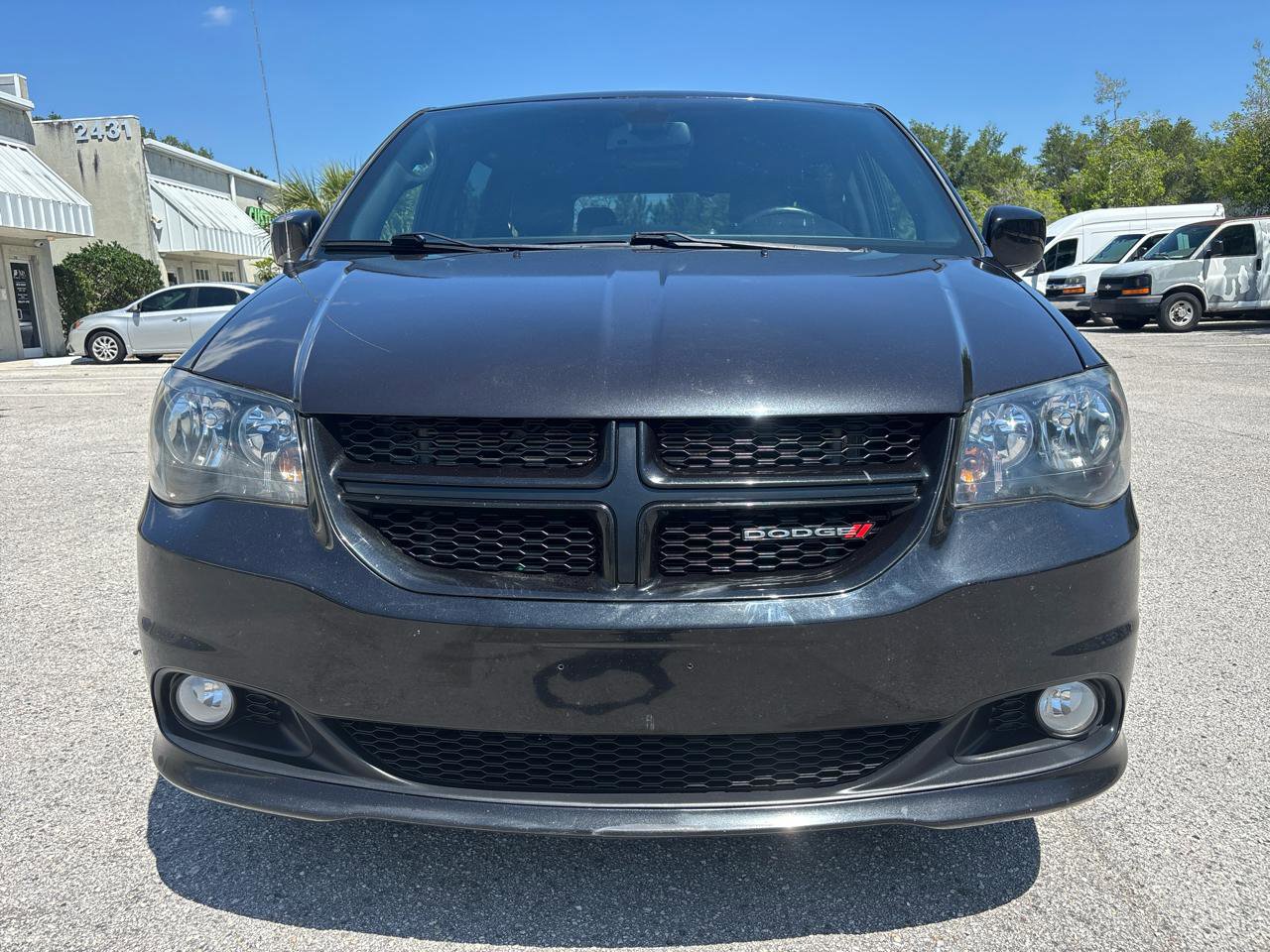 Used 2019 Dodge Grand Caravan GT image 3