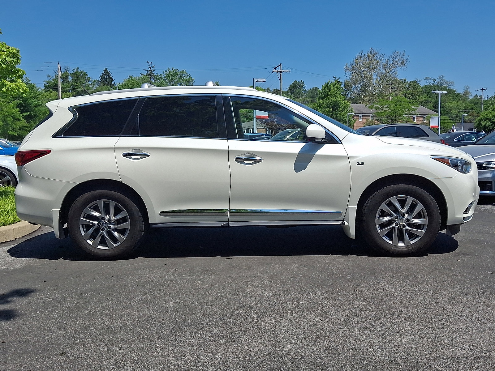 Used 2015 INFINITI QX60 Luxe w/ Premium Plus Package AWD/4WD image 7