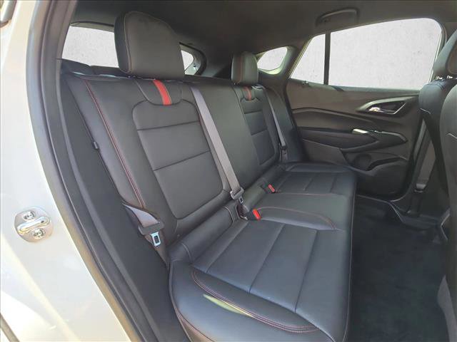 Used 2025 Chevrolet Trax RS w/ Driver Confidence Package FWD image 18