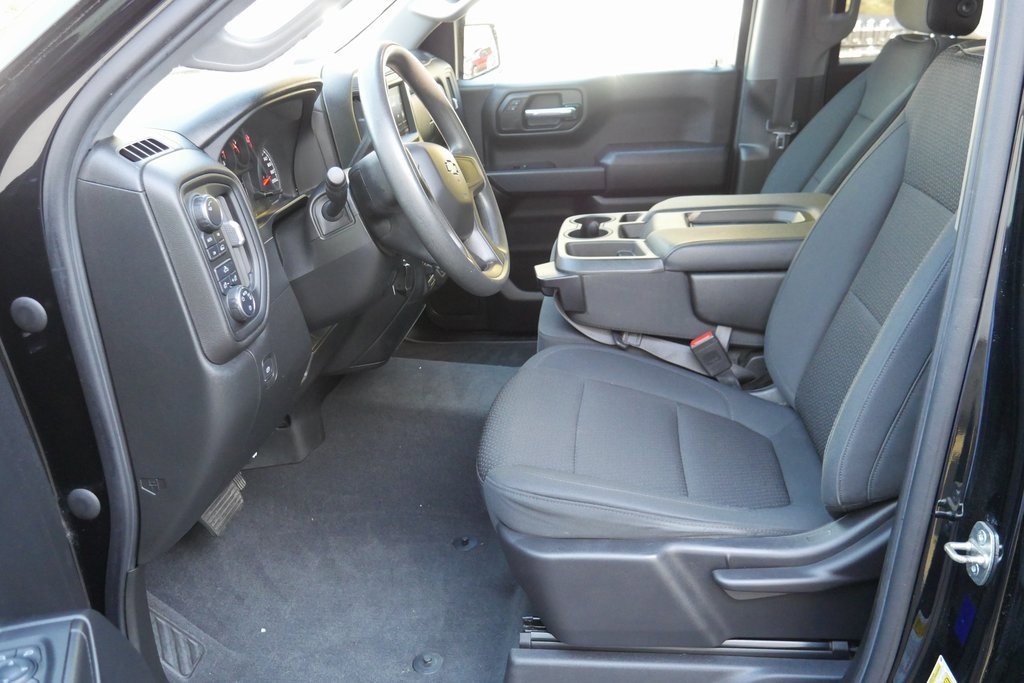 Used 2020 Chevrolet Silverado 1500 Custom w/ Custom Value Package image 8