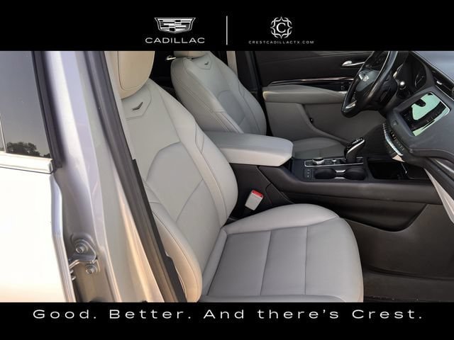 Used 2021 Cadillac XT4 Luxury w/ Cold Weather Package FWD image 23