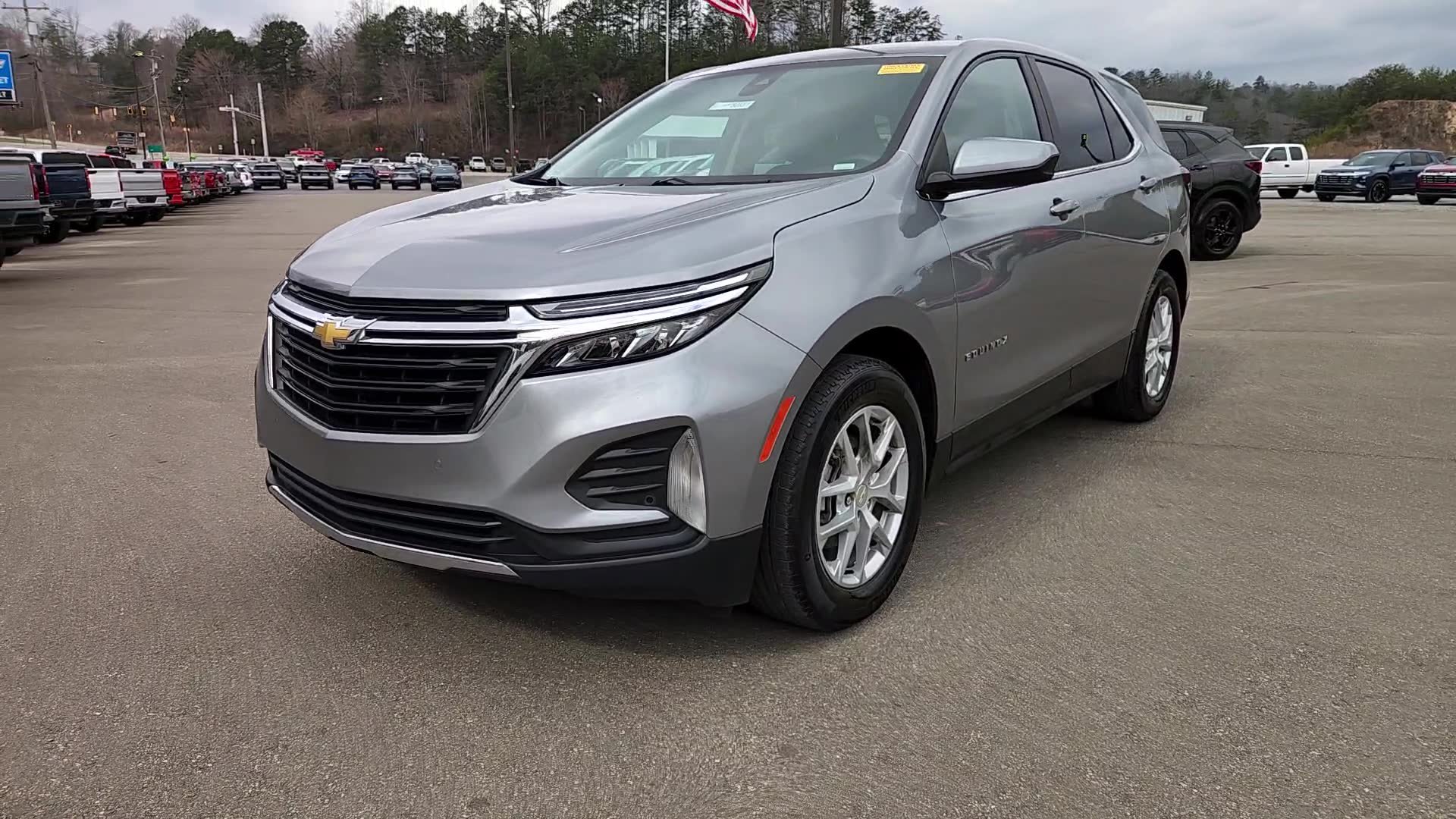 Used 2024 Chevrolet Equinox LT FWD image 12