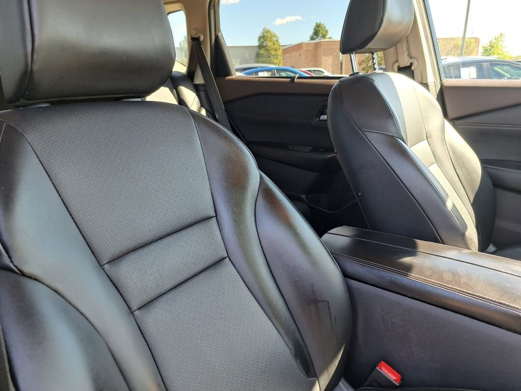 Used 2022 Nissan Rogue SV w/ SV Premium Package image 20