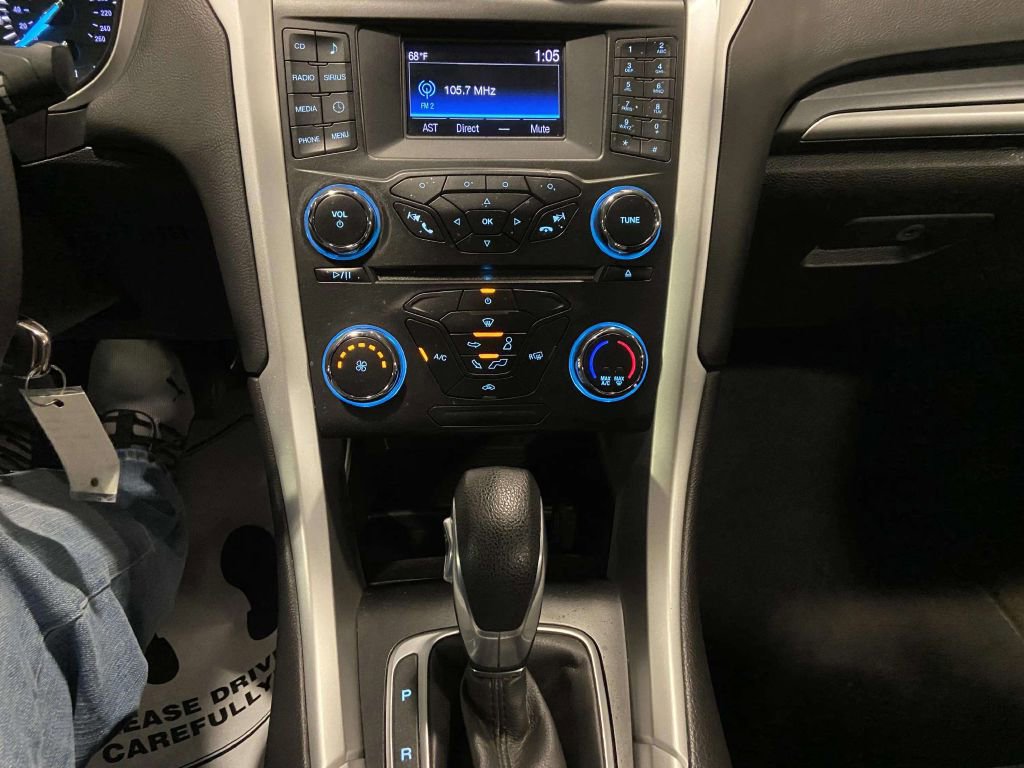 Used 2016 Ford Fusion SE image 30