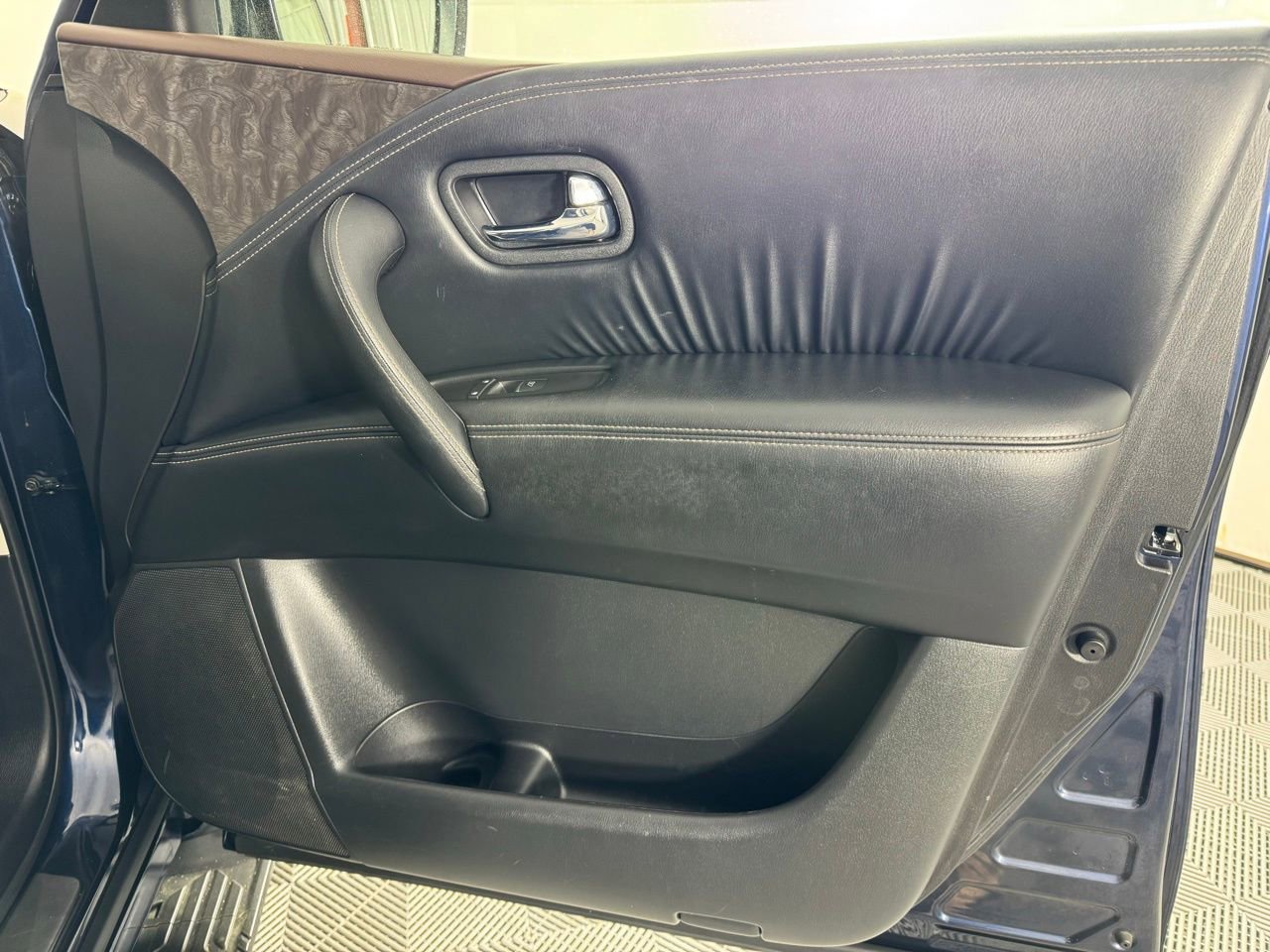 Used 2023 Nissan Armada Platinum w/ Captain's Chairs Package image 33