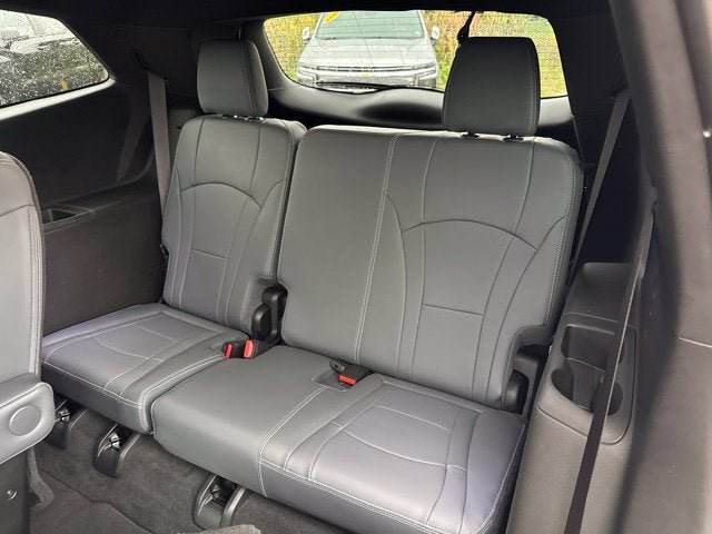 Used 2024 Buick Enclave Essence FWD image 19