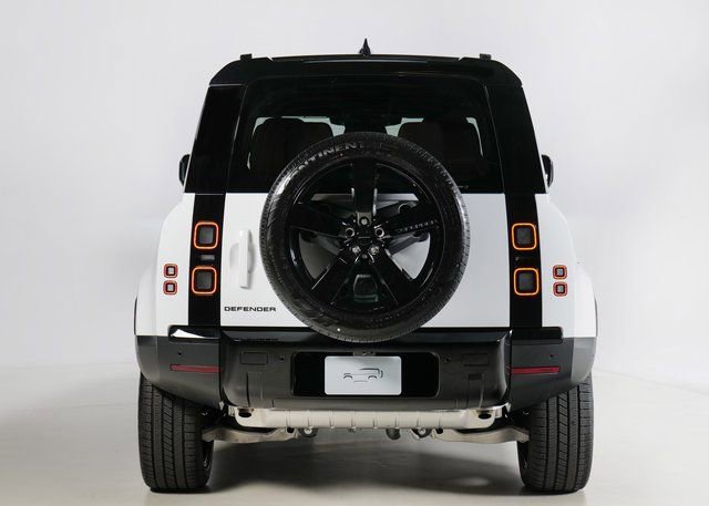 New 2026 Land Rover Defender 110 S image 7