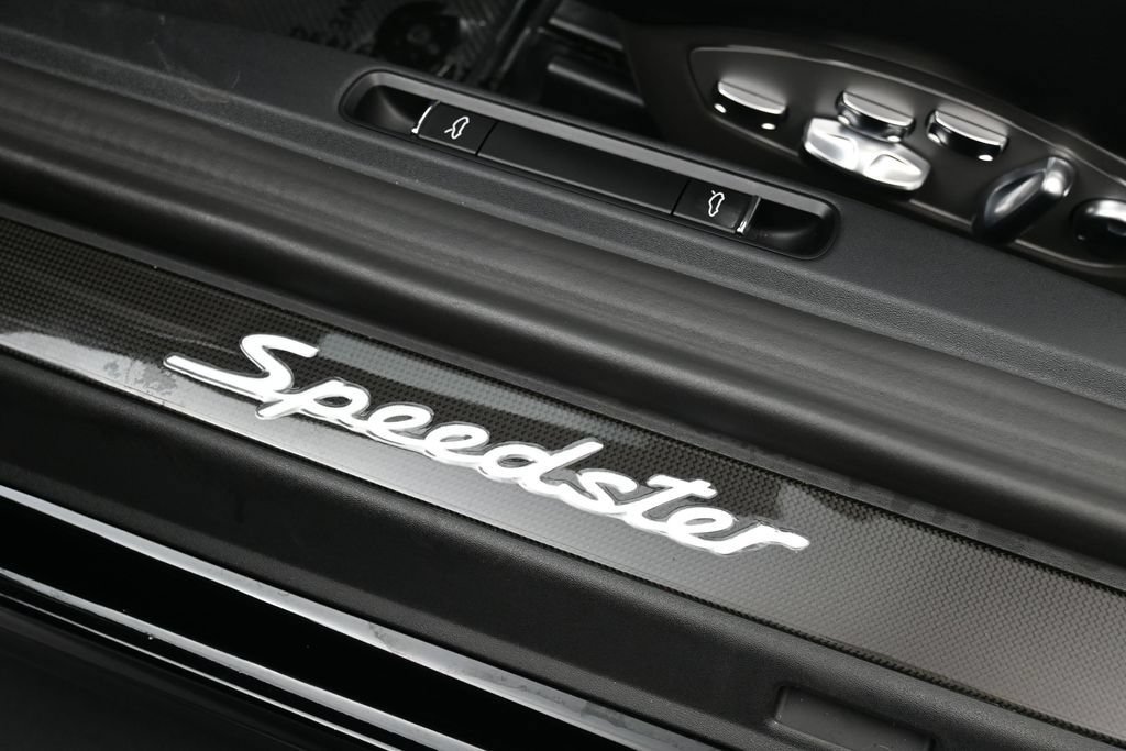 Certified 2019 Porsche 911 Speedster RWD image 27