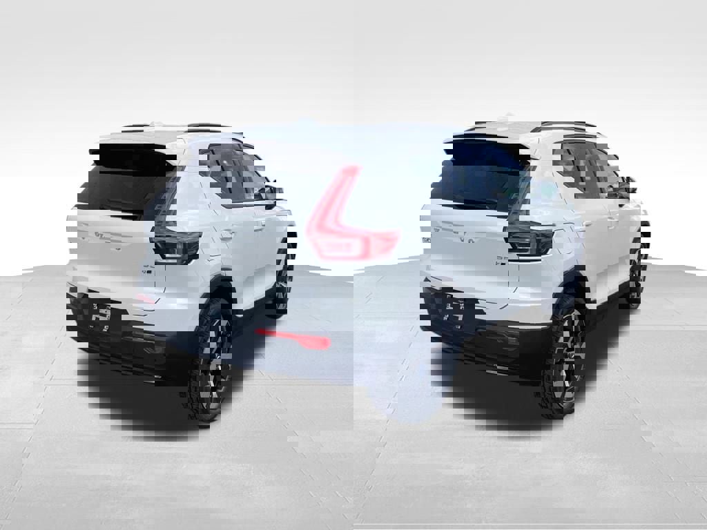 Certified 2026 Volvo XC40 B5 Plus w/ Protection Package Premier image 6