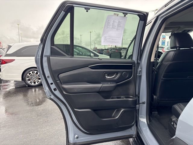 Used 2023 Honda Pilot Touring image 19