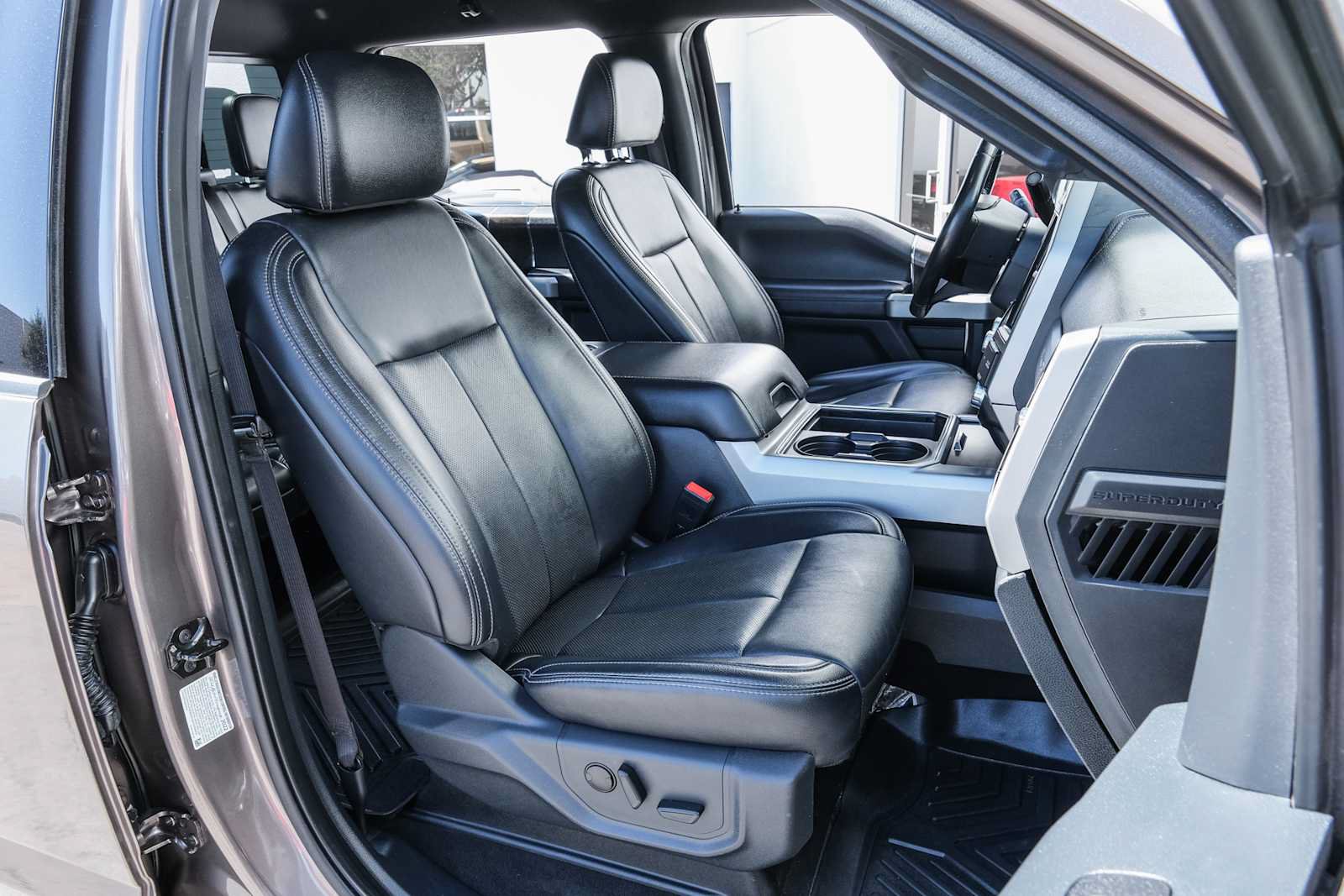 Used 2022 Ford F350 Lariat w/ Lariat Ultimate Package AWD/4WD image 29