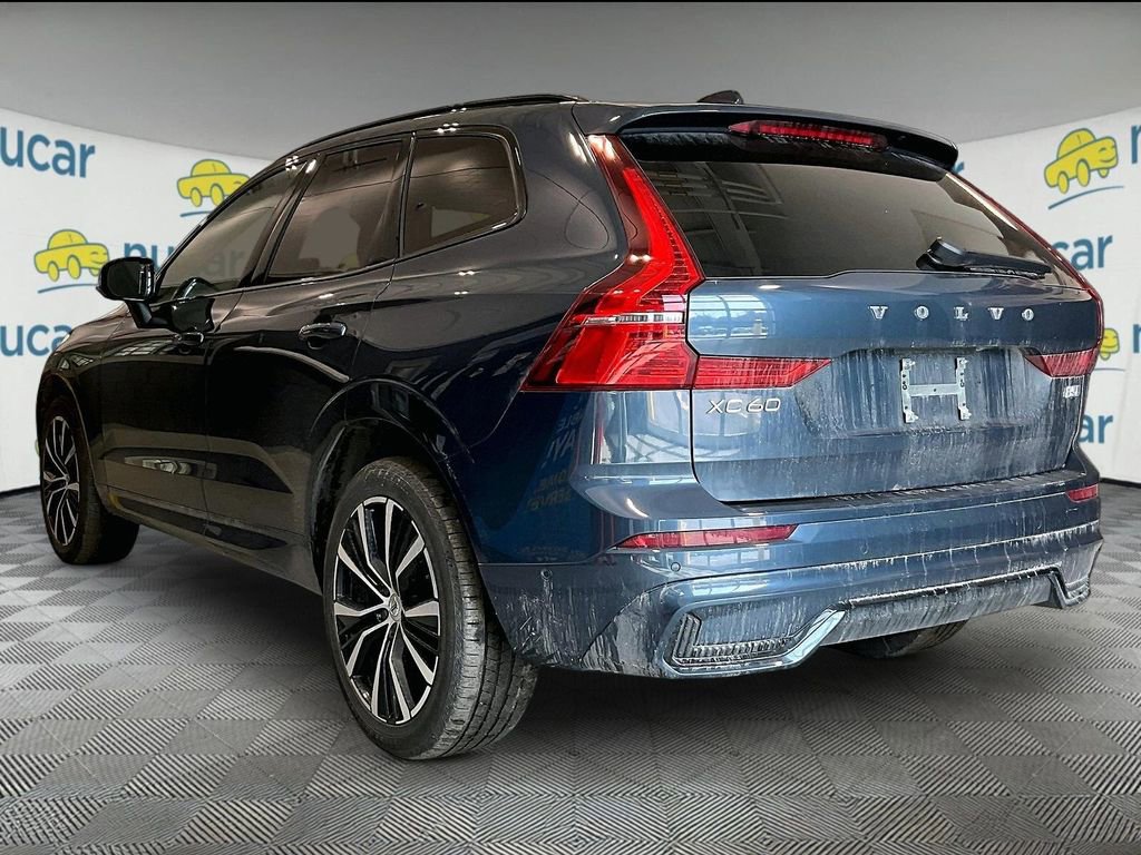 Used 2025 Volvo XC60 B5 Plus w/ Climate Package image 5
