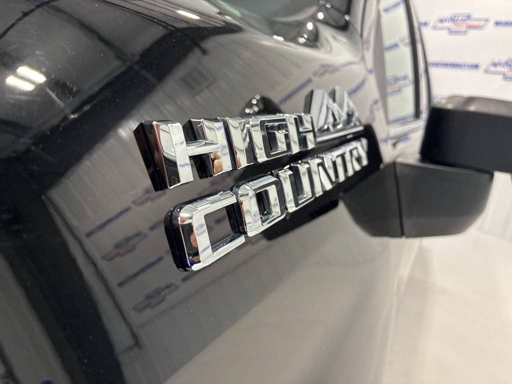 Used 2024 Chevrolet Silverado 2500 High Country w/ High Country Premium Package AWD/4WD image 11