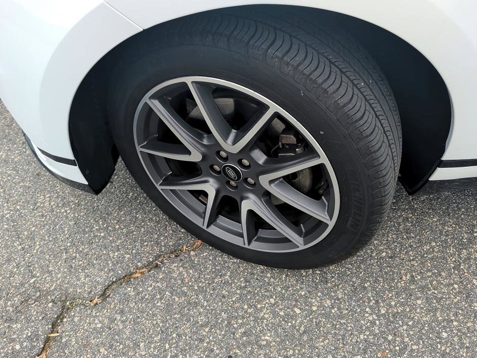 Used 2023 Land Rover Range Rover Velar R-Dynamic S image 7