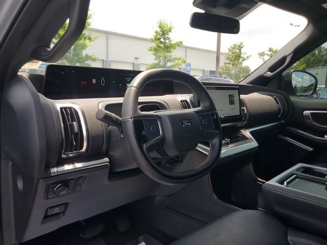 Used 2025 Ford Expedition Platinum w/ Stealth Appearance Package AWD/4WD image 22