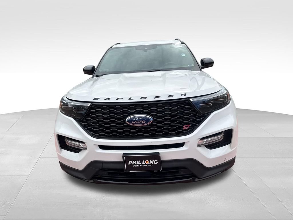 Used 2022 Ford Explorer ST w/ Equipment Group 401A AWD/4WD image 2