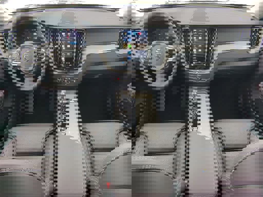 Used 2025 Volvo XC60 B5 Ultra image 15