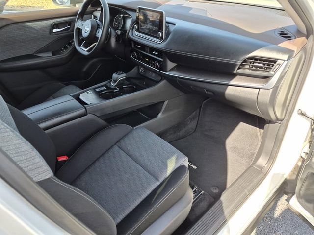 Used 2023 Nissan Rogue SV image 11