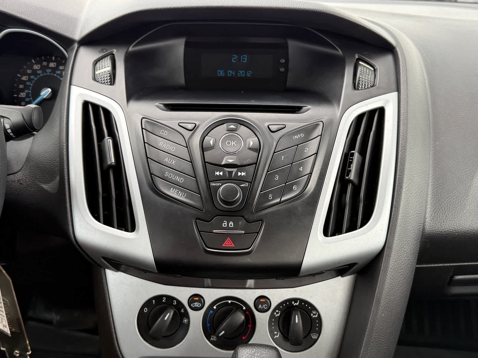 Used 2012 Ford Focus SE FWD image 19