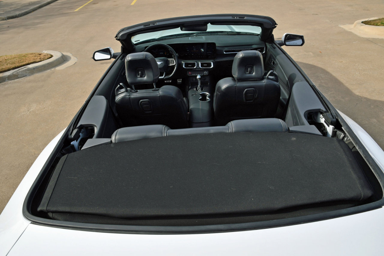 Used 2025 Ford Mustang Premium image 34