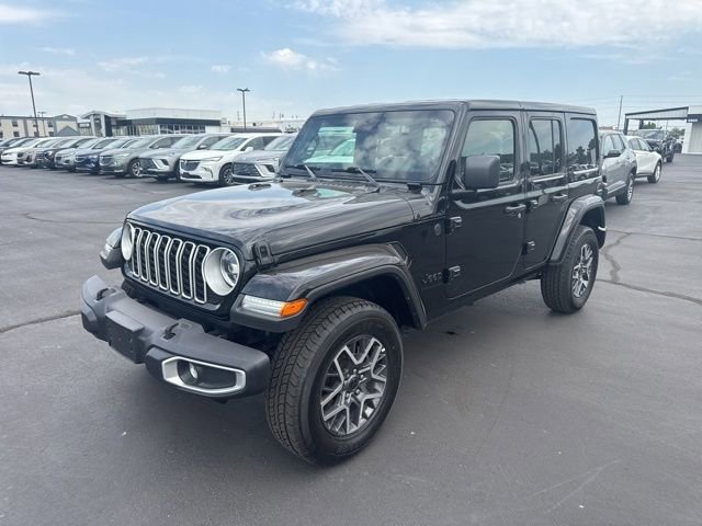 Used 2025 Jeep Wrangler Unlimited Sahara AWD/4WD image 7