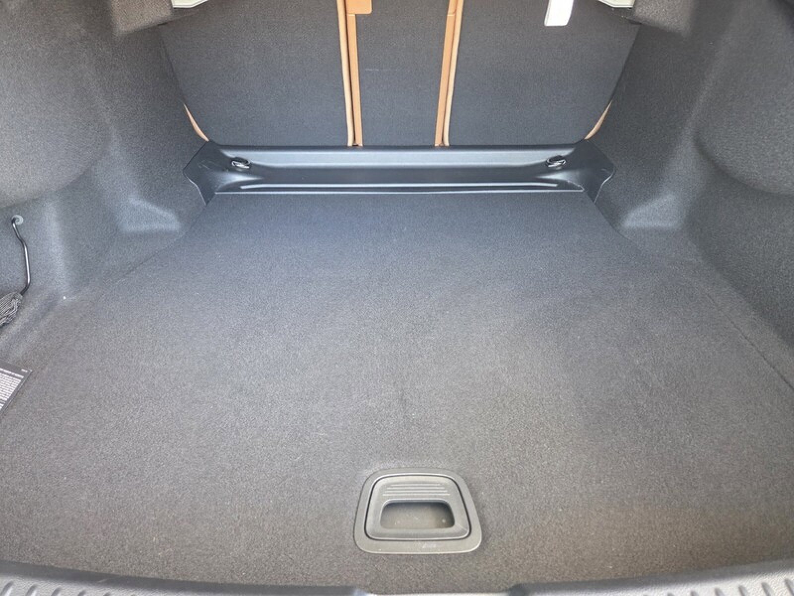 Certified 2024 Mercedes-Benz E 350 4MATIC Sedan w/ MBUS Superscreen Package image 17