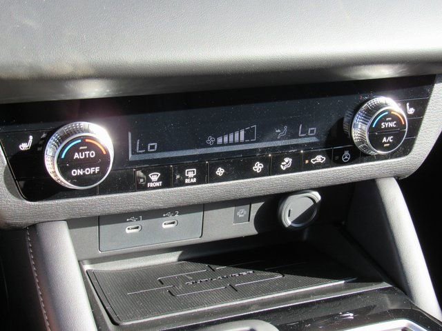 New 2026 Mitsubishi Outlander SE image 17