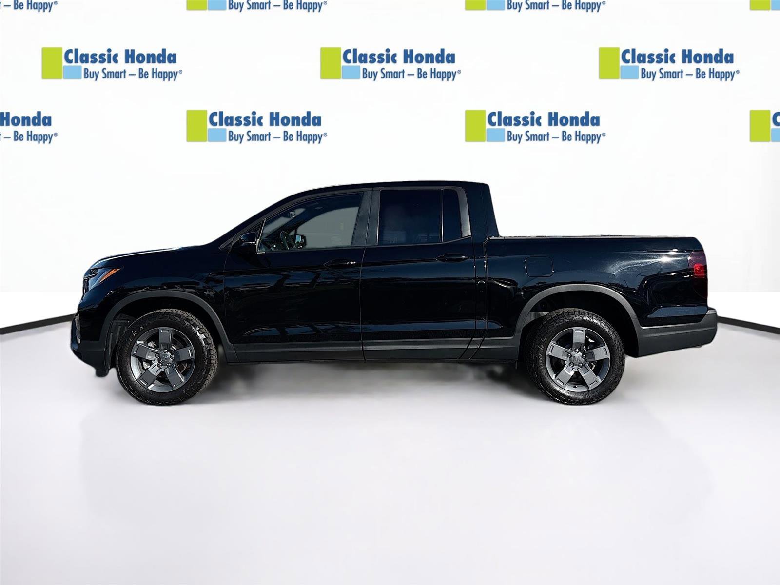 Used 2025 Honda Ridgeline TrailSport image 4