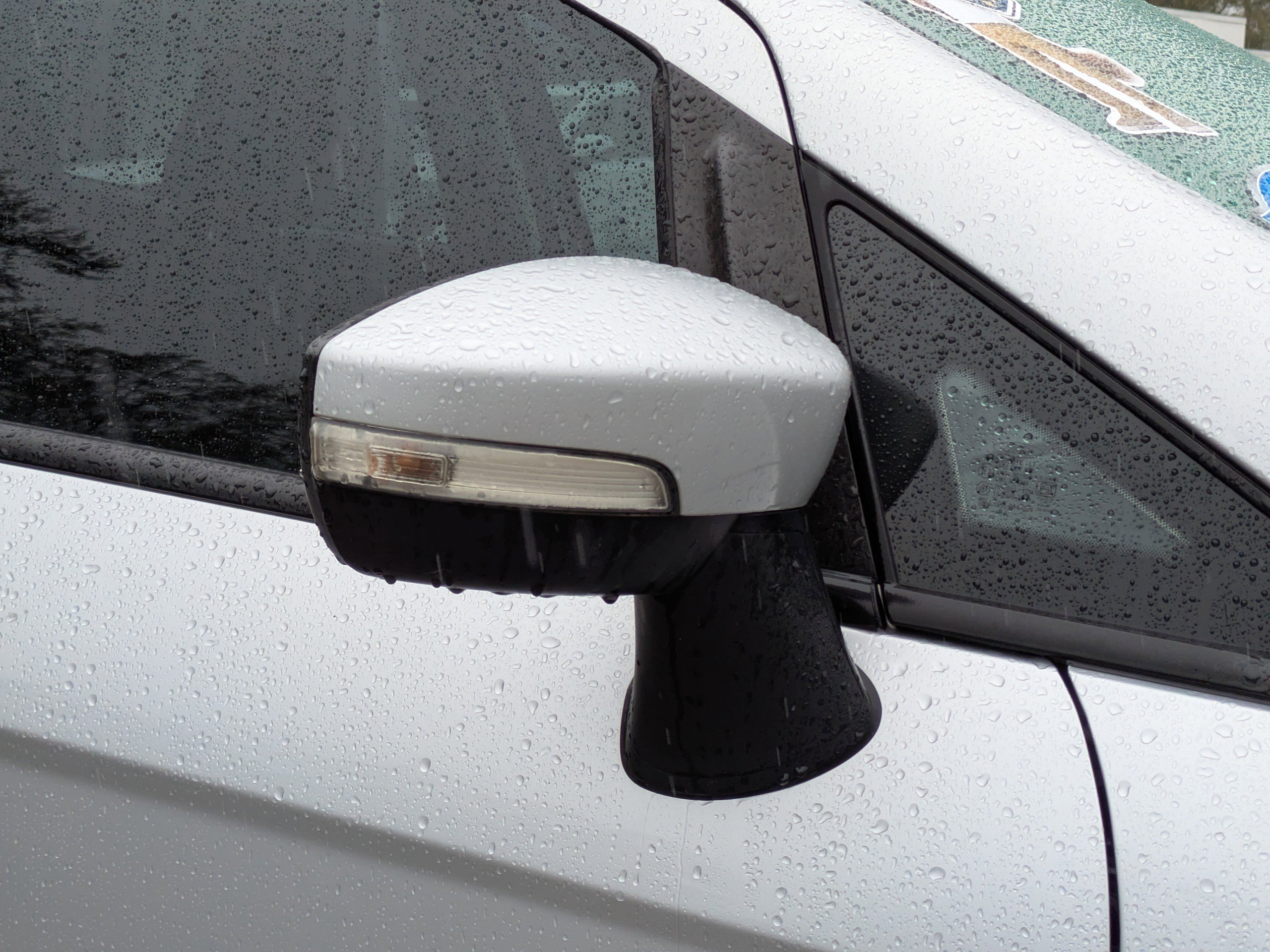 Used 2020 Ford EcoSport SE w/ SE Convenience Package image 12