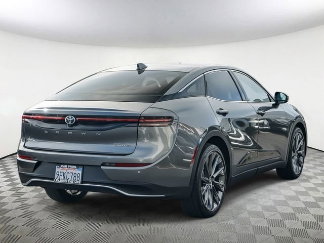 Used 2023 Toyota Crown Limited w/ Advanced Technology Package image 8