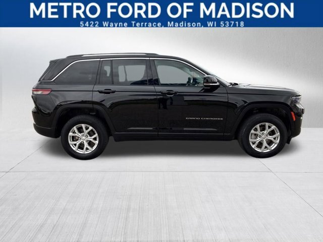 Used 2023 Jeep Grand Cherokee Limited AWD/4WD image 1