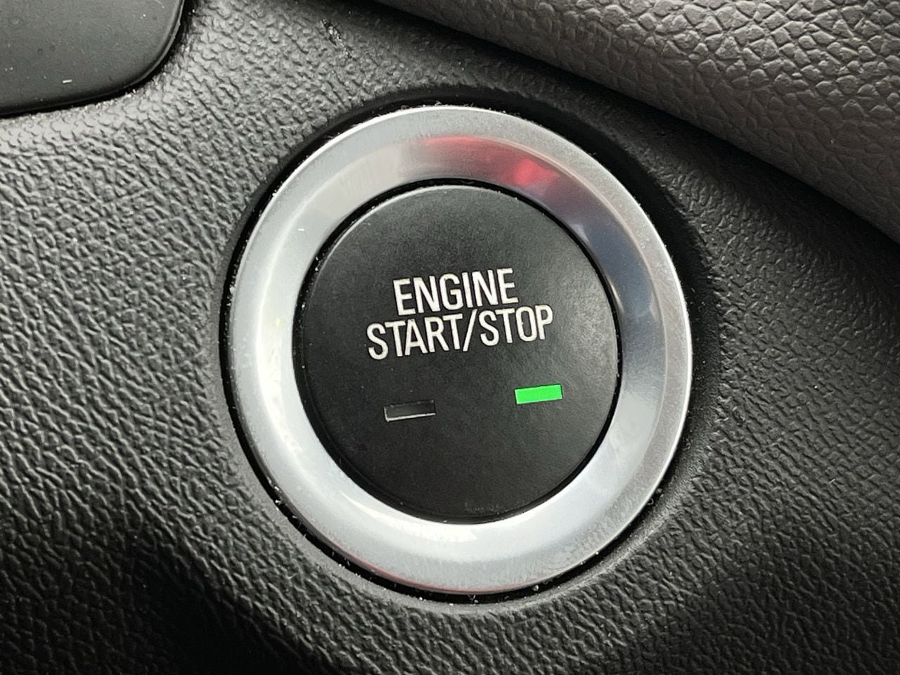 Used 2019 Chevrolet Equinox LT FWD image 19