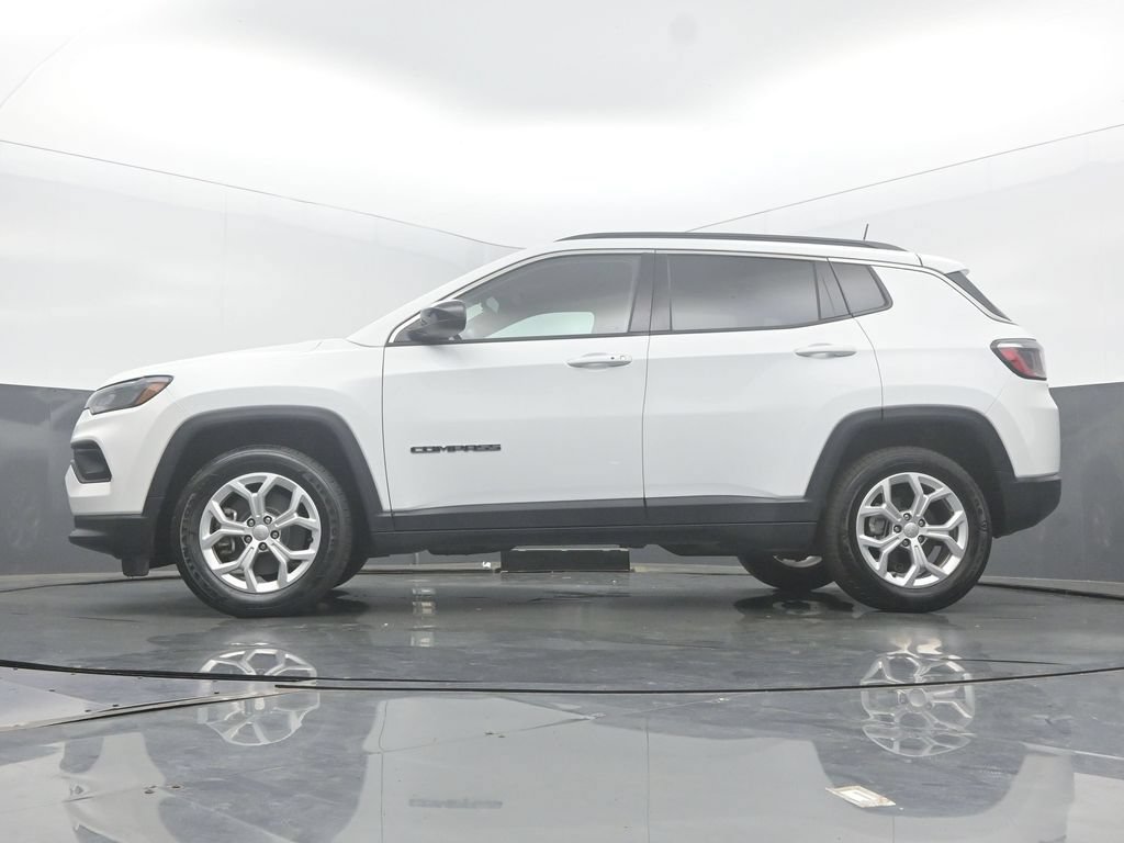 Used 2024 Jeep Compass Latitude AWD/4WD image 49