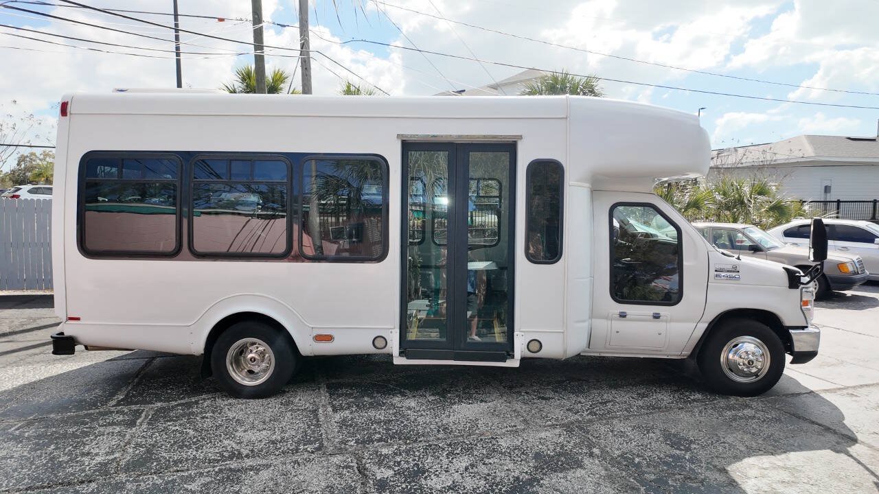 Used 2010 Ford E-450 and Econoline 450 Super Duty RWD image 2
