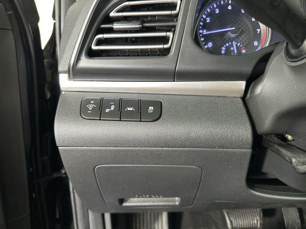 Used 2020 Hyundai Elantra Limited w/ Ultimate Package 03 image 21