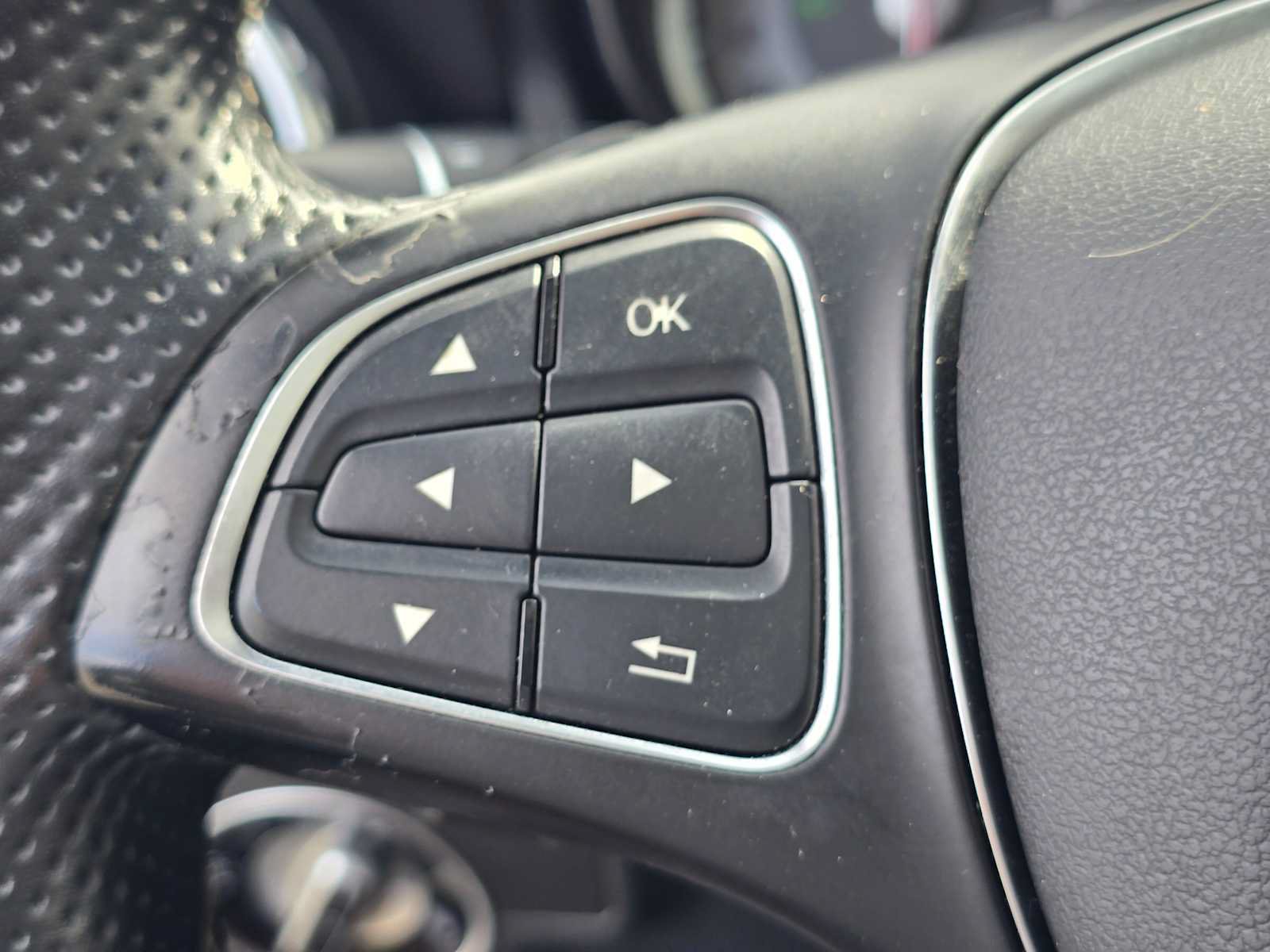 Used 2016 Mercedes-Benz GLA 250 4MATIC image 33