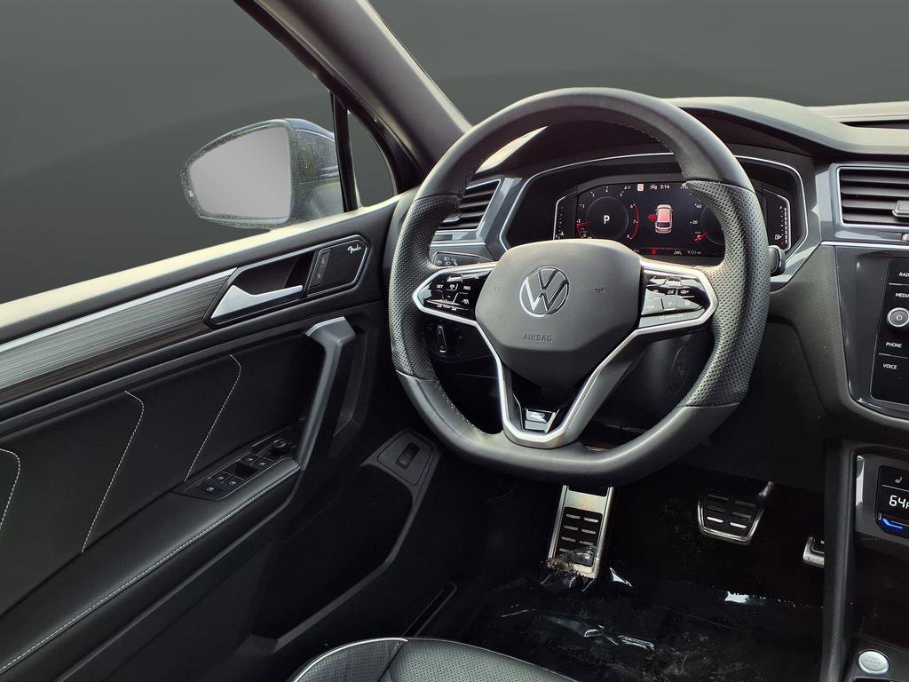 Used 2024 Volkswagen Tiguan SEL R-Line image 23