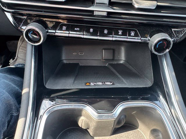 Used 2025 Chevrolet Traverse RS AWD/4WD image 61