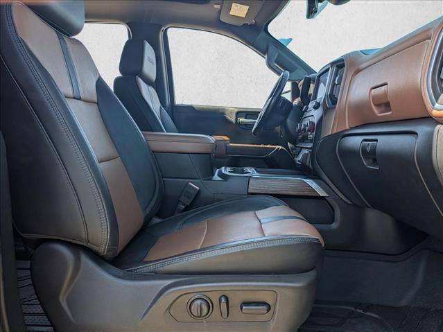 Used 2019 Chevrolet Silverado 1500 High Country w/ Technology Package AWD/4WD image 16