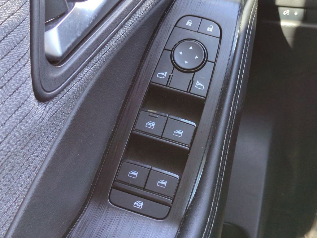 Certified 2021 Nissan Rogue SV image 24