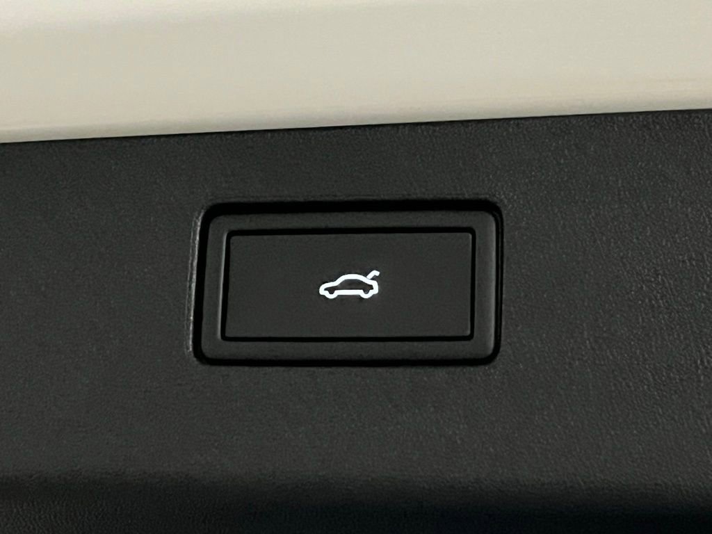 New 2026 Volkswagen Tiguan SE R-Line image 39