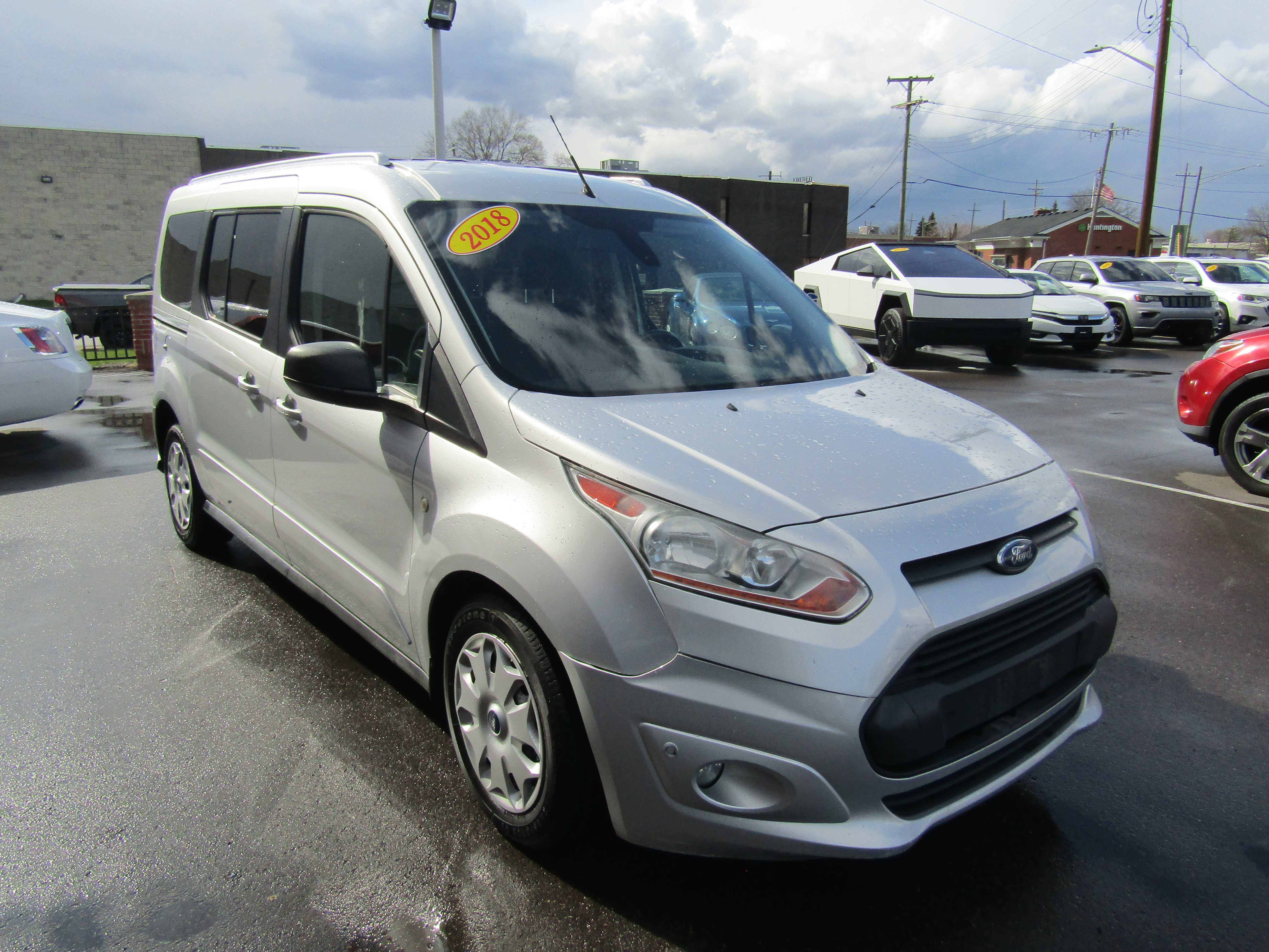 Used 2018 Ford Transit Connect XLT image 4